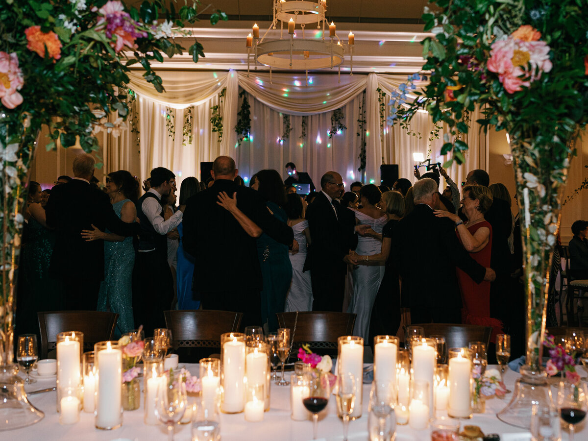 swan-house-wedding-photos-by-hollyannco