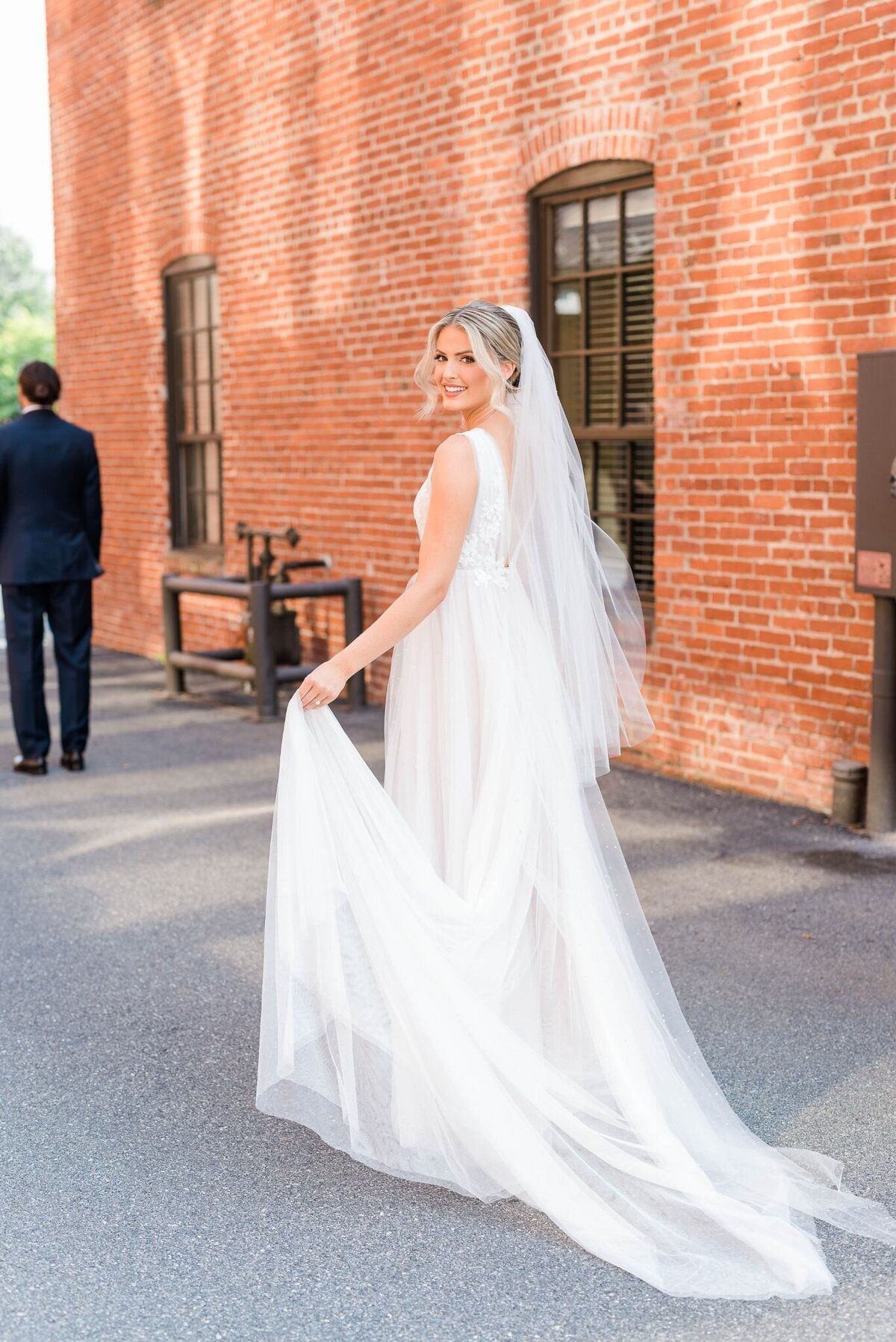 cork-factory-hotel-wedding-couple-portraits-09