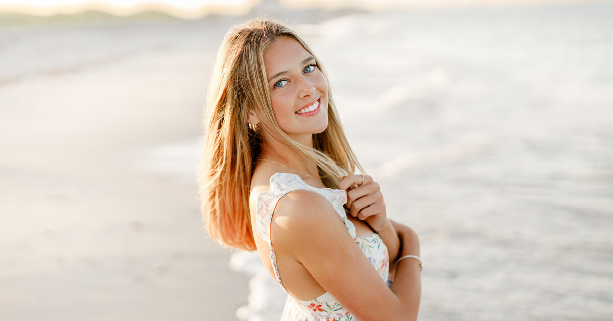 Allison senior portrait photo by South Shore senior portrait photographer Christina Runnals