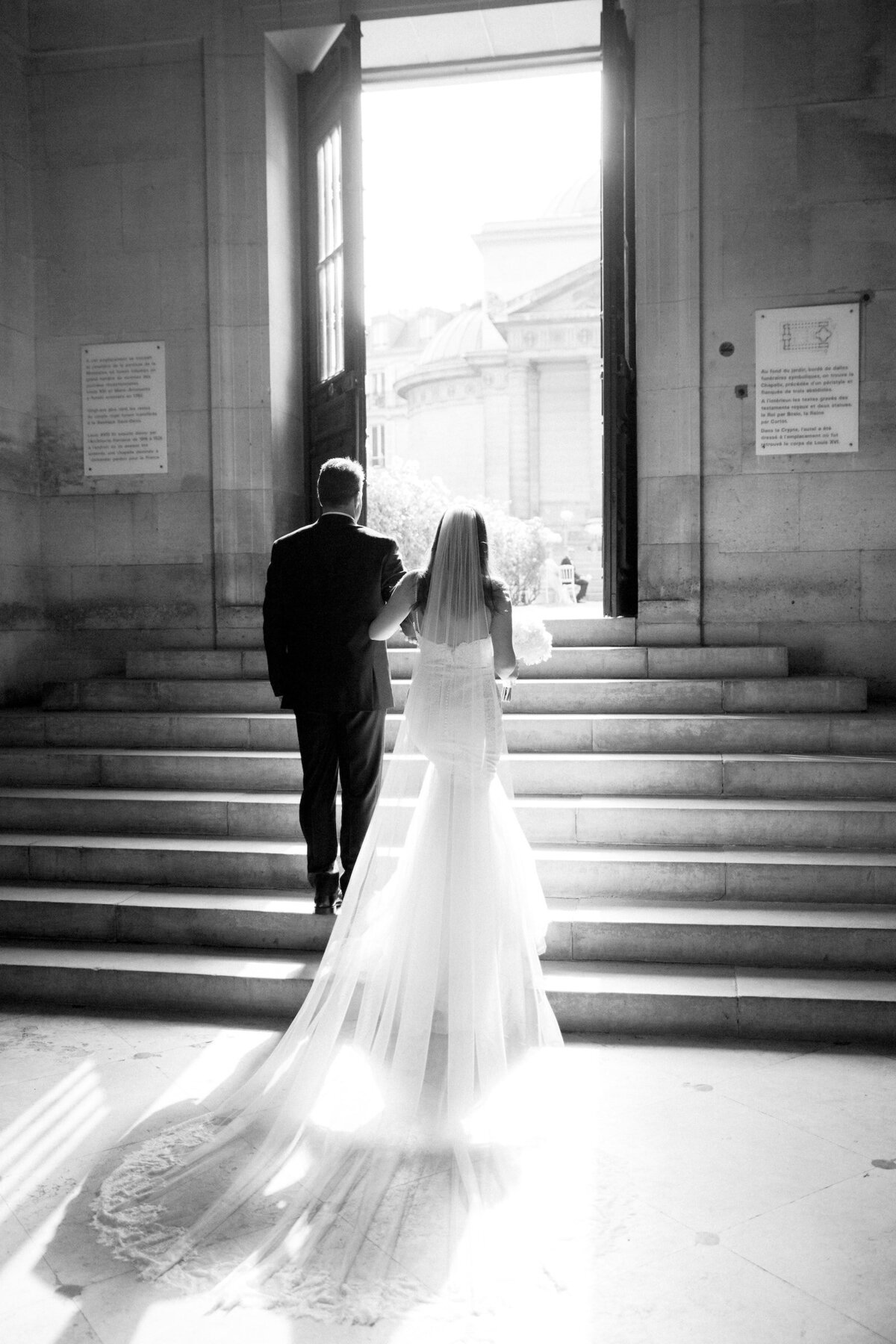 chapelle-expiatoire-luxury-wedding-phototographer-in-paris (2 of 53)