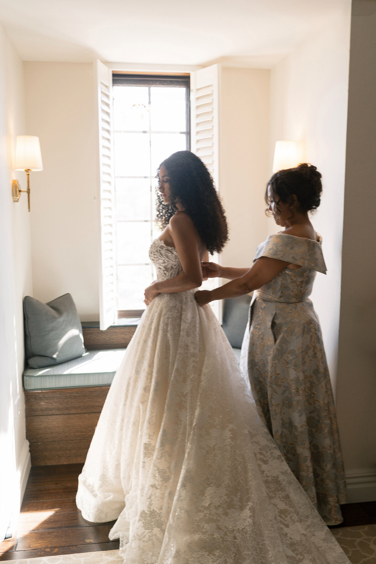 Aspen-Avenue-Chicago-Wedding-Photographer-samantha-li-bridal-Eve-of-Milady-Armour-House-Editorial-21