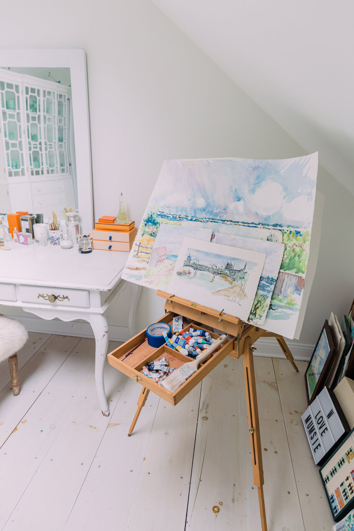 A painting nook in a historic Lakeview home in Chicago