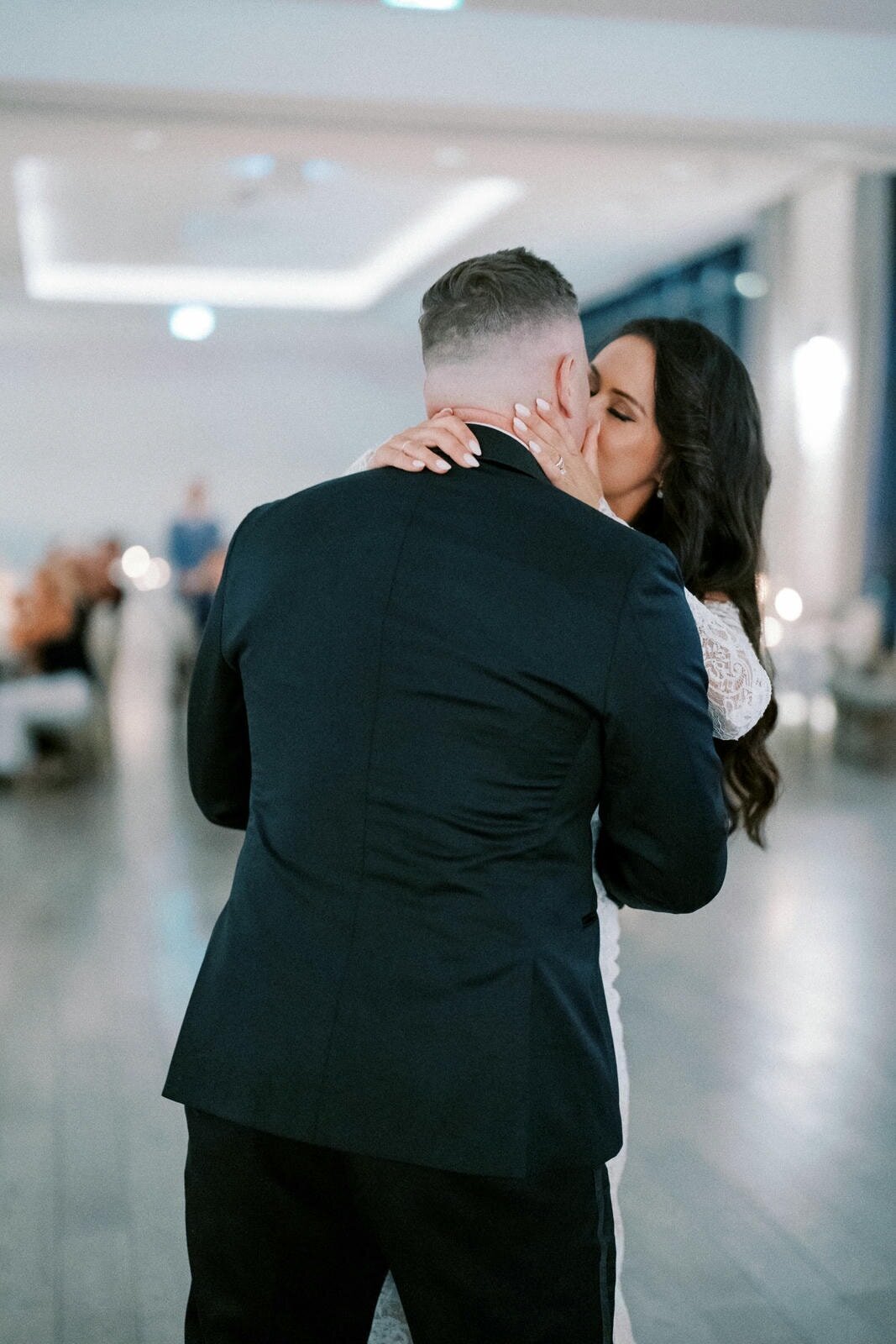 W9-Wedding-Photos-The-Pearle-Burlington-Lake-Ontario-Stephen-and-Oksana-2024-09-29-2500px-1259