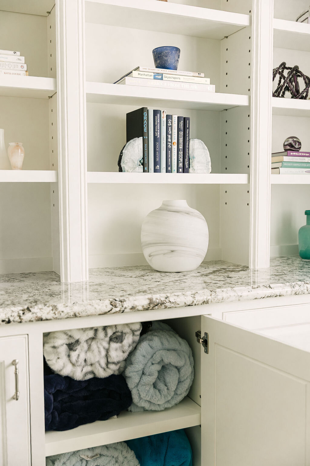 home_organizing_bookcase