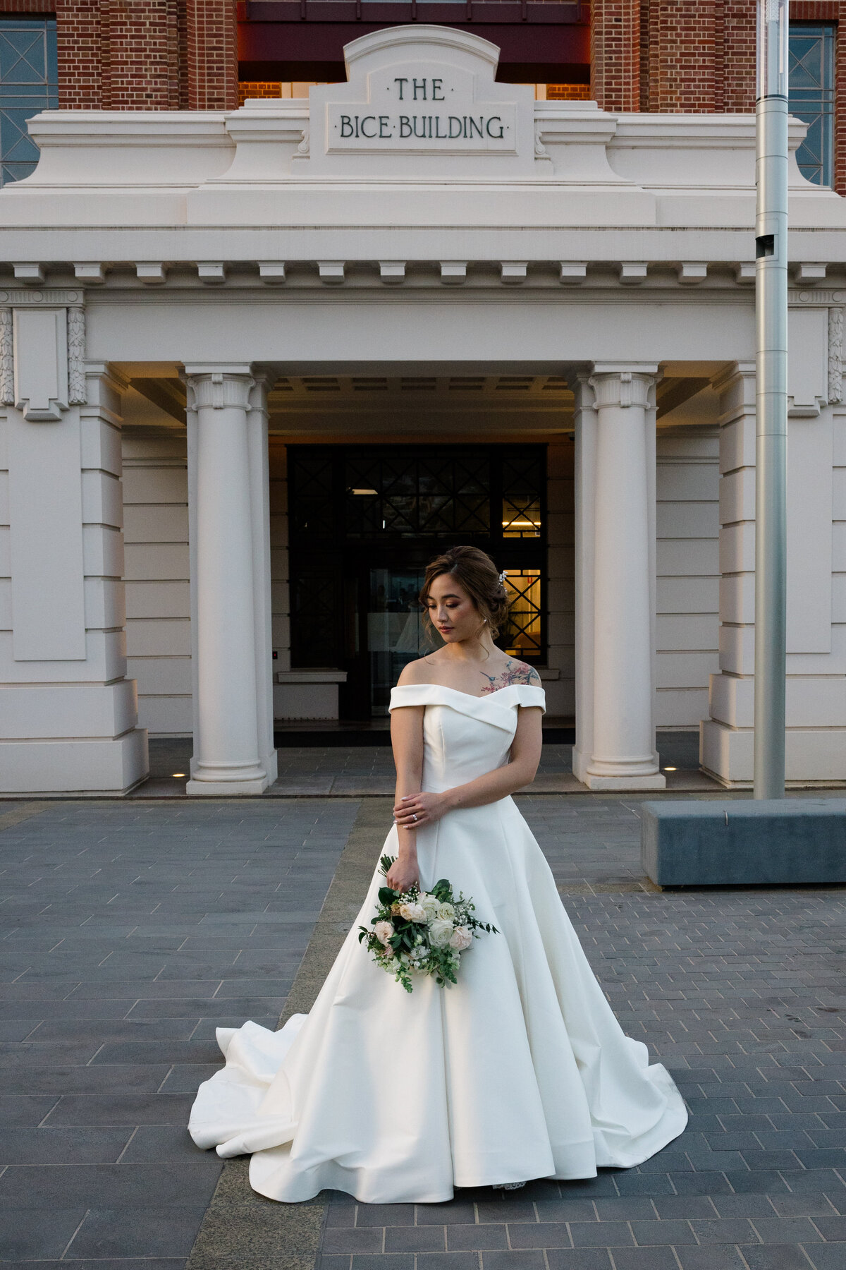 Adelaide-editorial-wedding-photographer-ayers-house-07