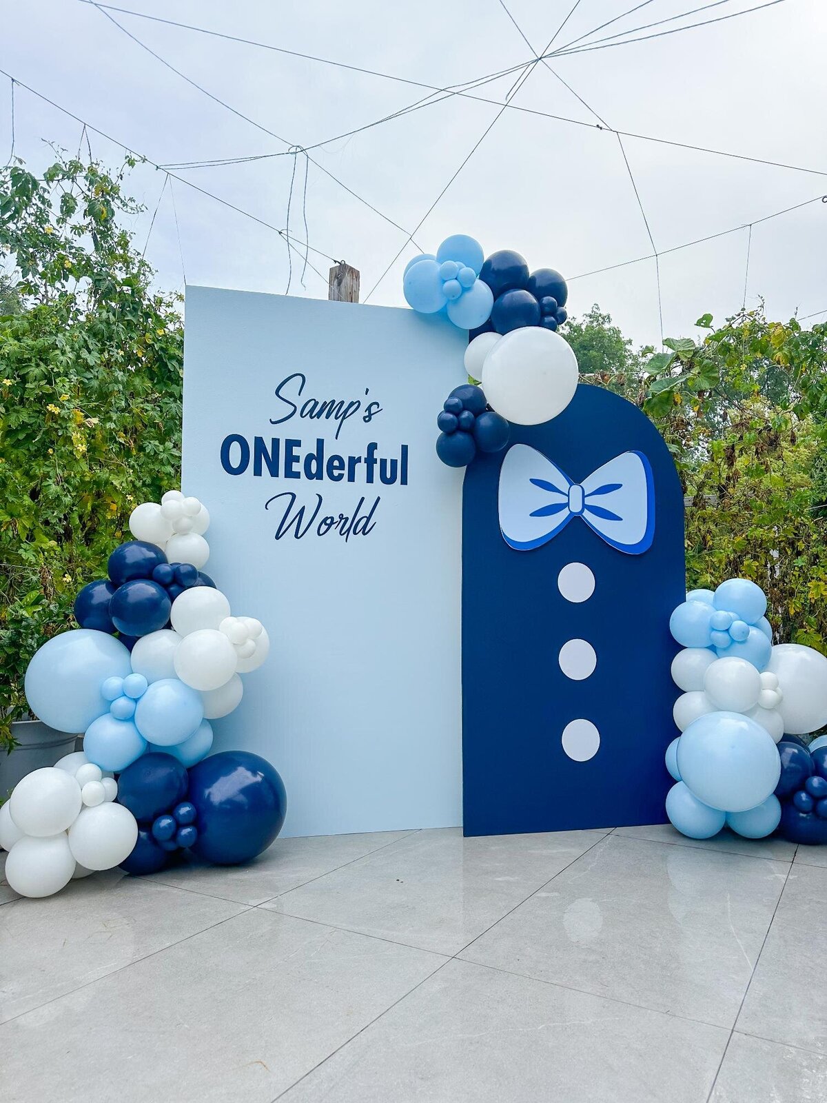 Onederful World themed balloons Chicago