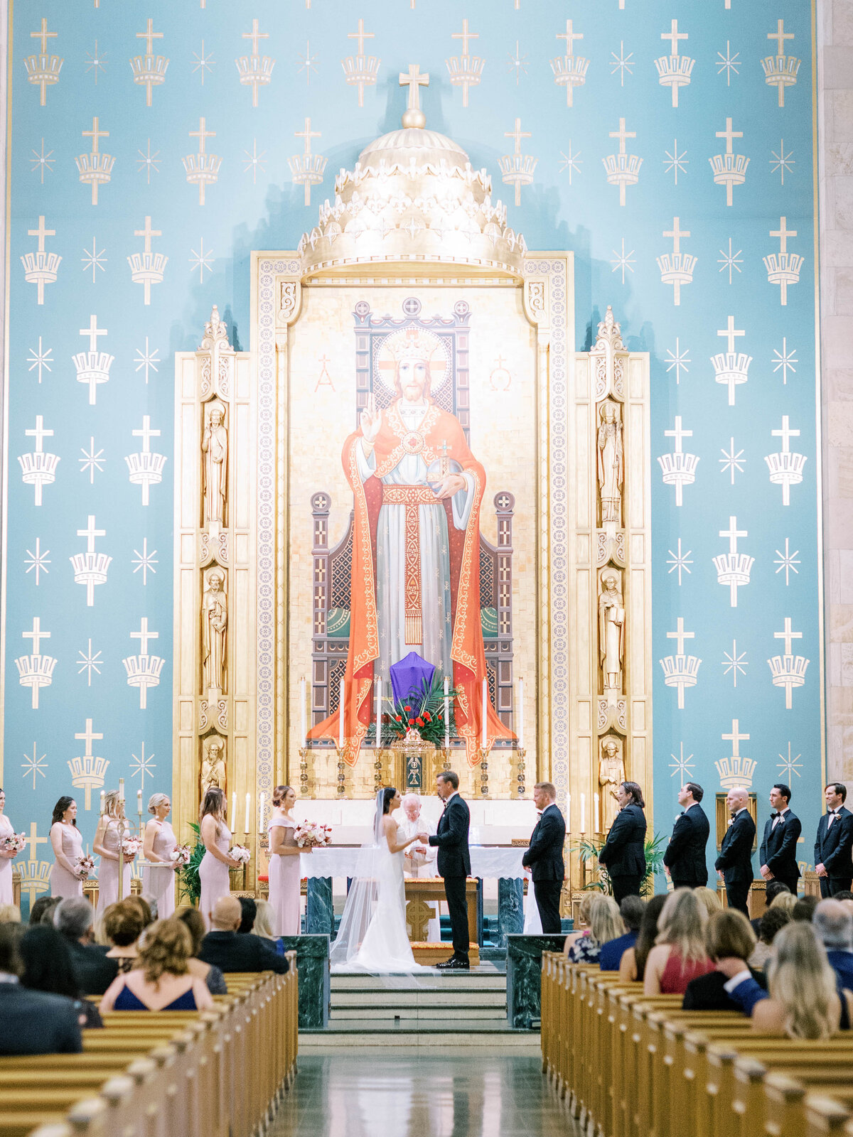christ-the-king-catholic-church-dallas-wedding-ceremony-10