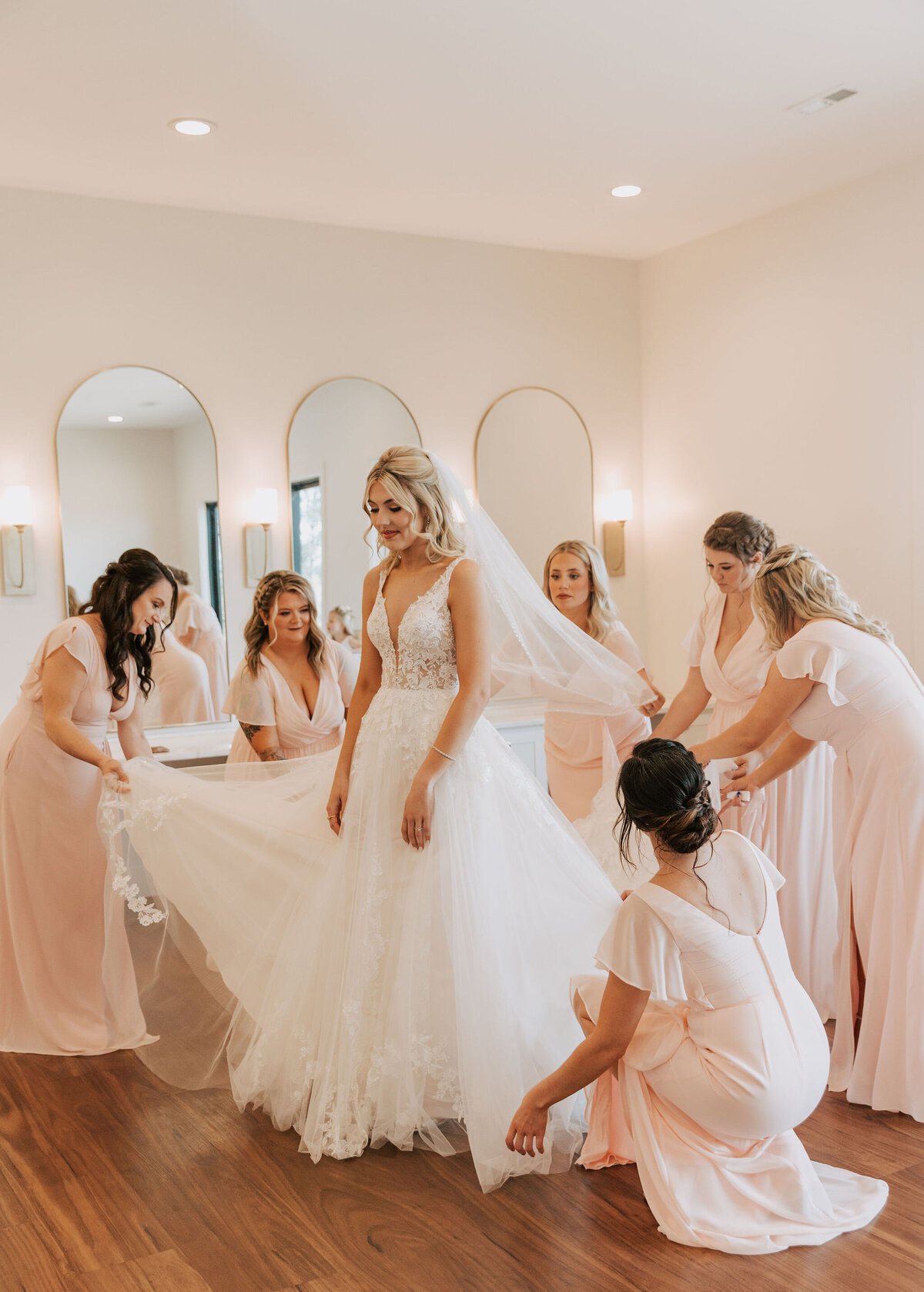 gatlinburg-tn-destination-wedding-venue-getting-ready-photos