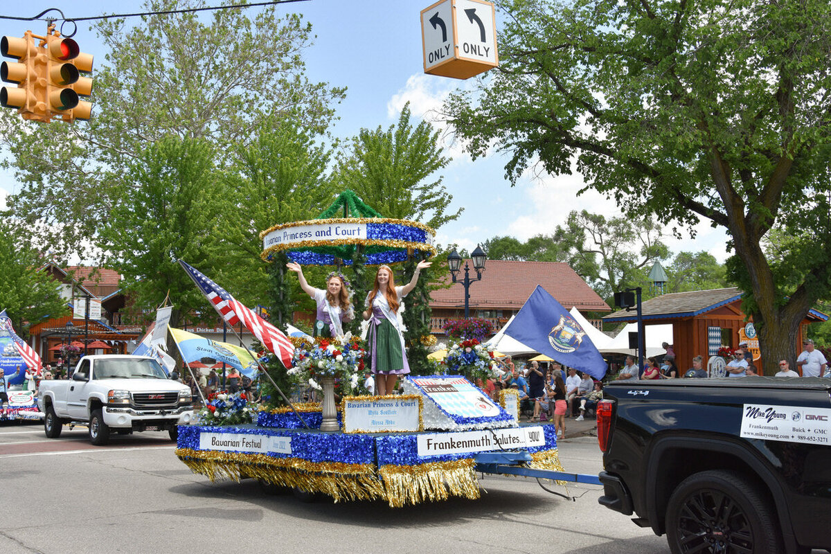 Bavarian-Parade-Frankenmuth-Michigan-21