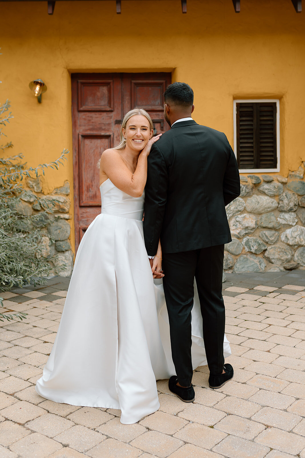bride and groom cute wedding day photo