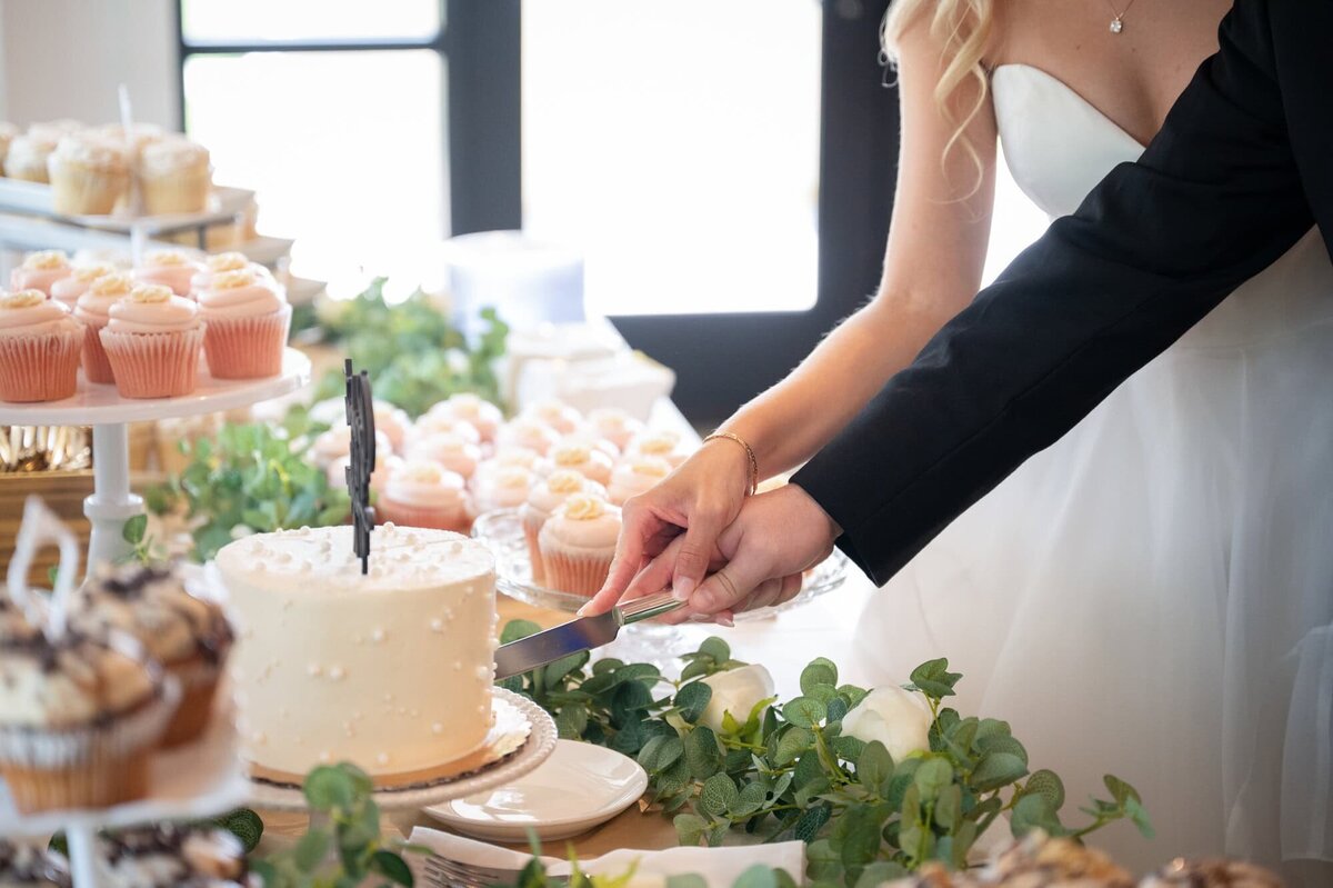 grandrapidsweddingphotographer-mm--110