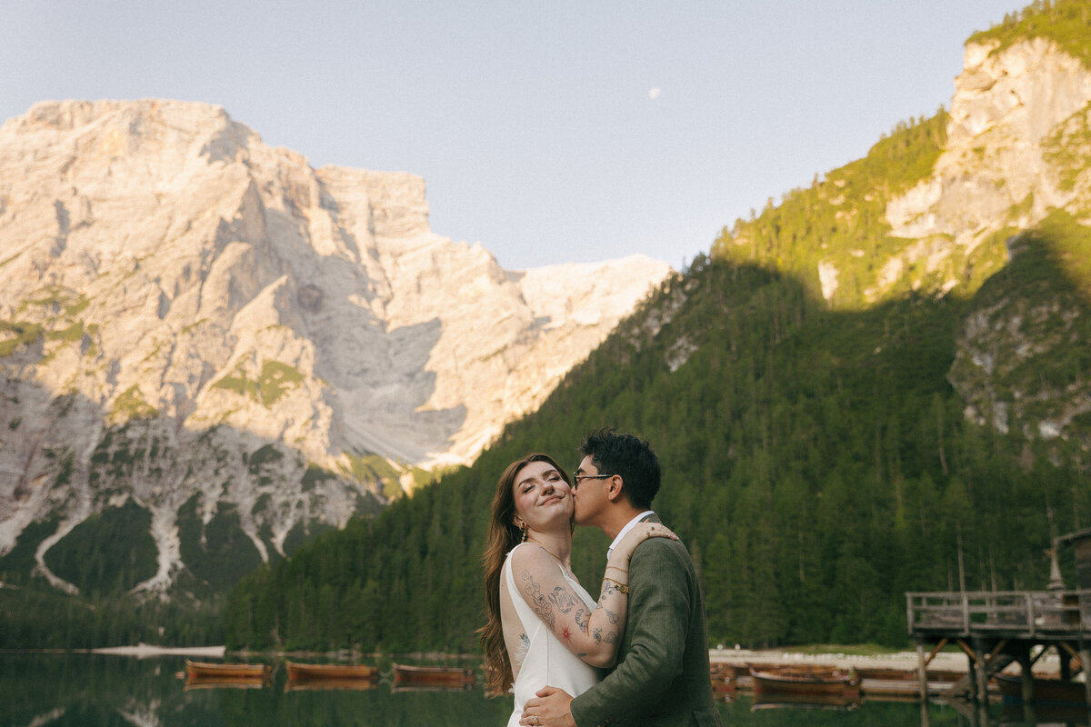 dolomites-italy-lake-mountain-elopement-europe-meghangibsonphoto-11