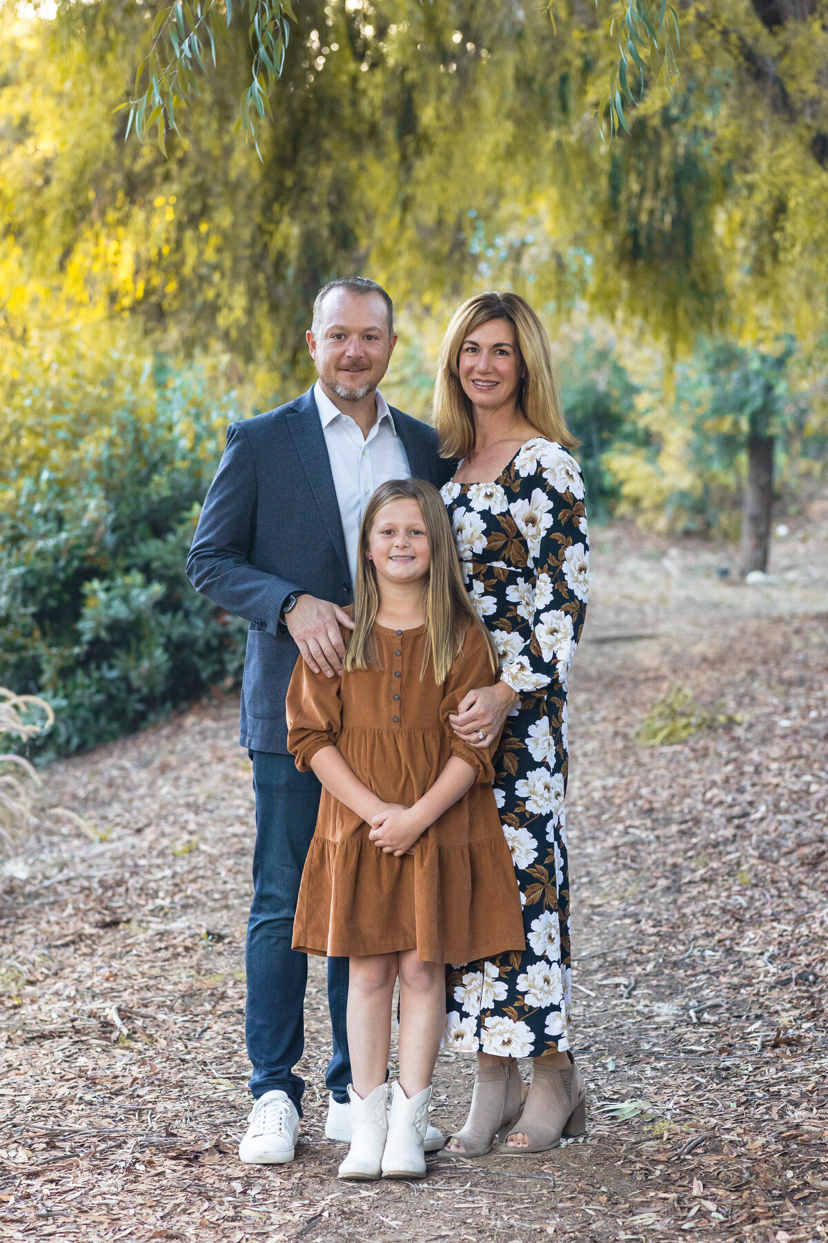 colorful-ernie-howlett-park-family-portraits-3