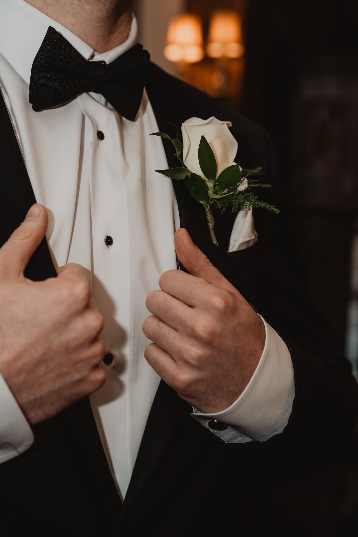 groom-tux-classic-details-bowtie