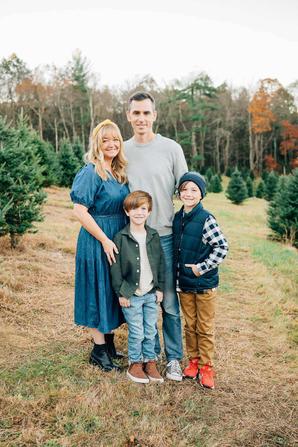 Christmas Tree Farm Mini Sessions | Connecticut Family Photographer-2