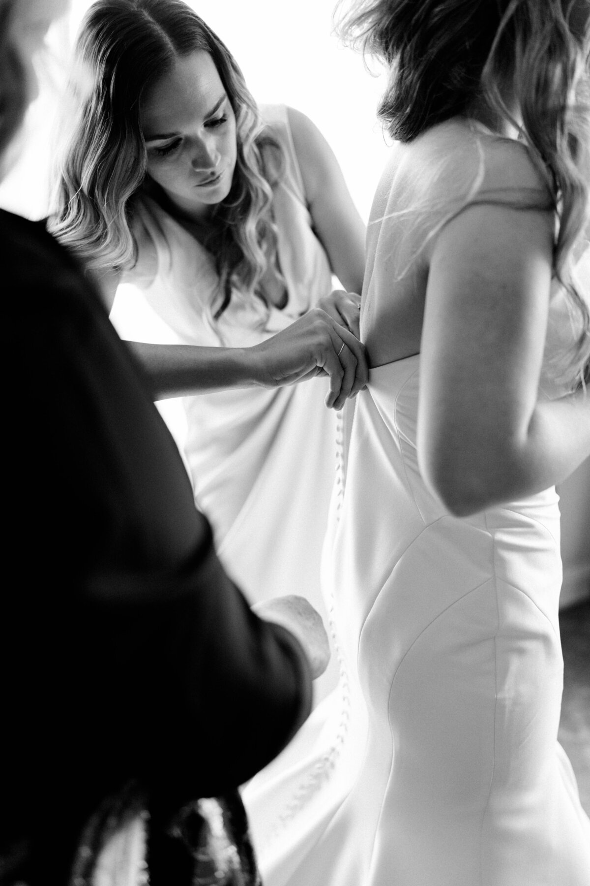 Phoenixville-Foundry-Romantic-Fall-Wedding-Photographer-Bride-Getting-Ready_11