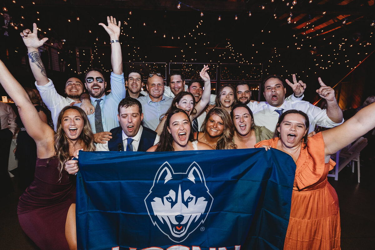 ct-wedding-guests-uconn-huskies-college-friends