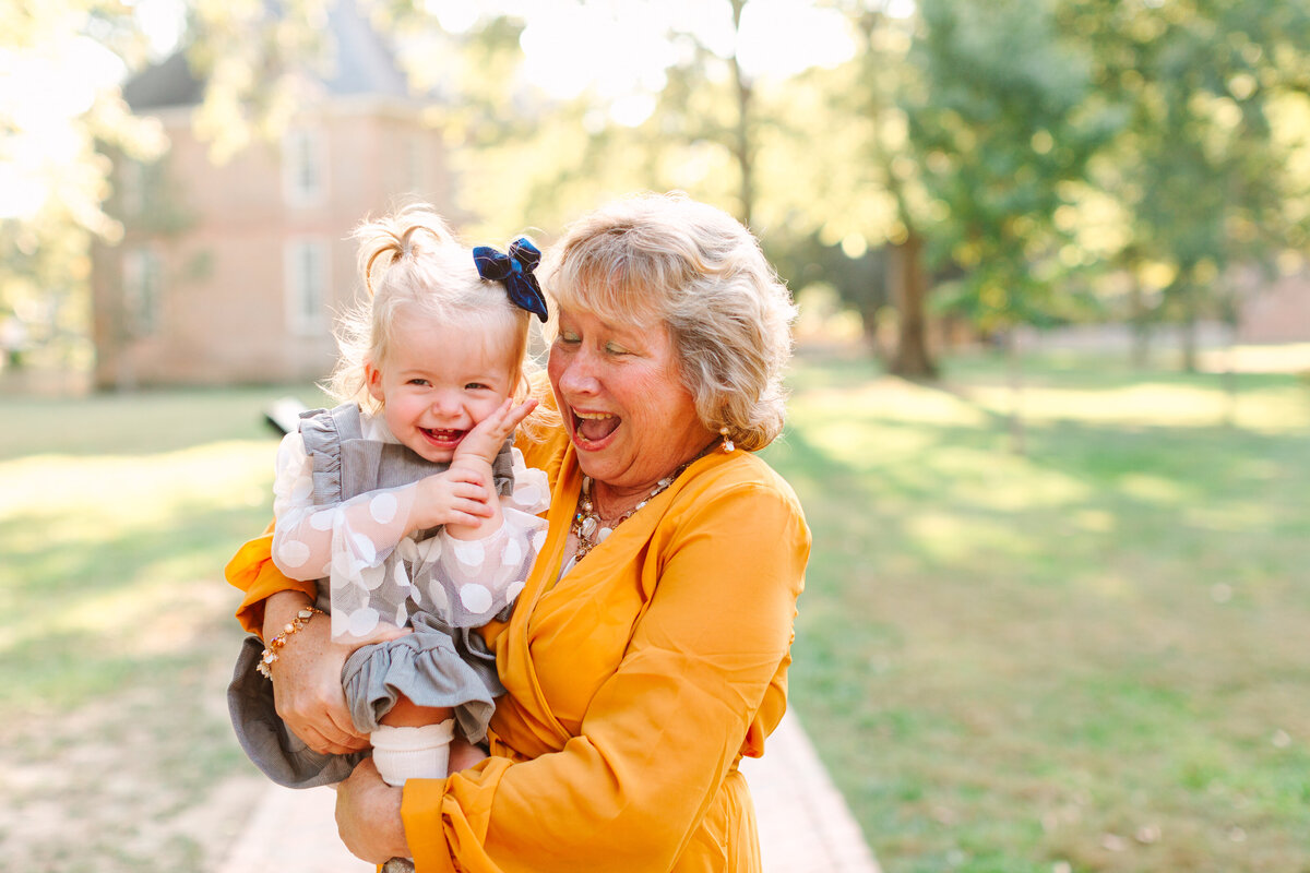 _RachaelReidPhotography_WilliamsburgVA_flytographer-31