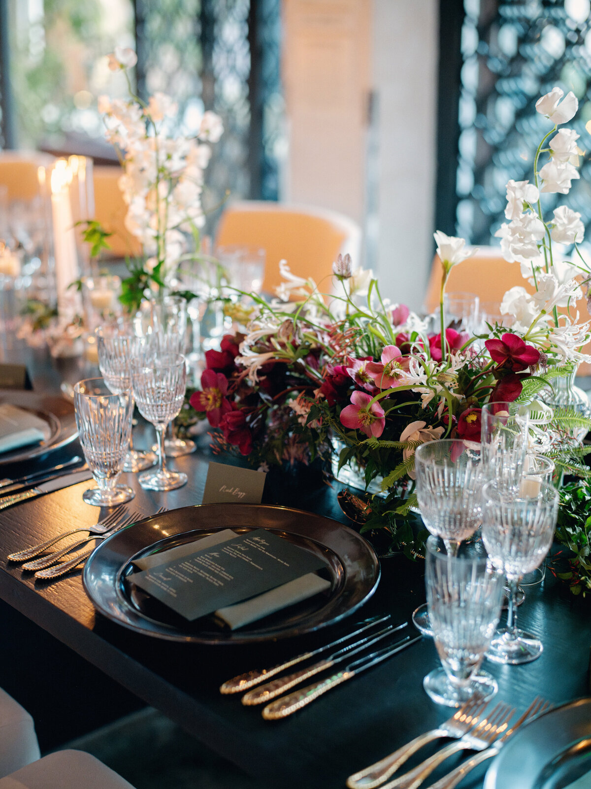 hotel-bel-air-wedding-black-white-green-purple-design-ideas