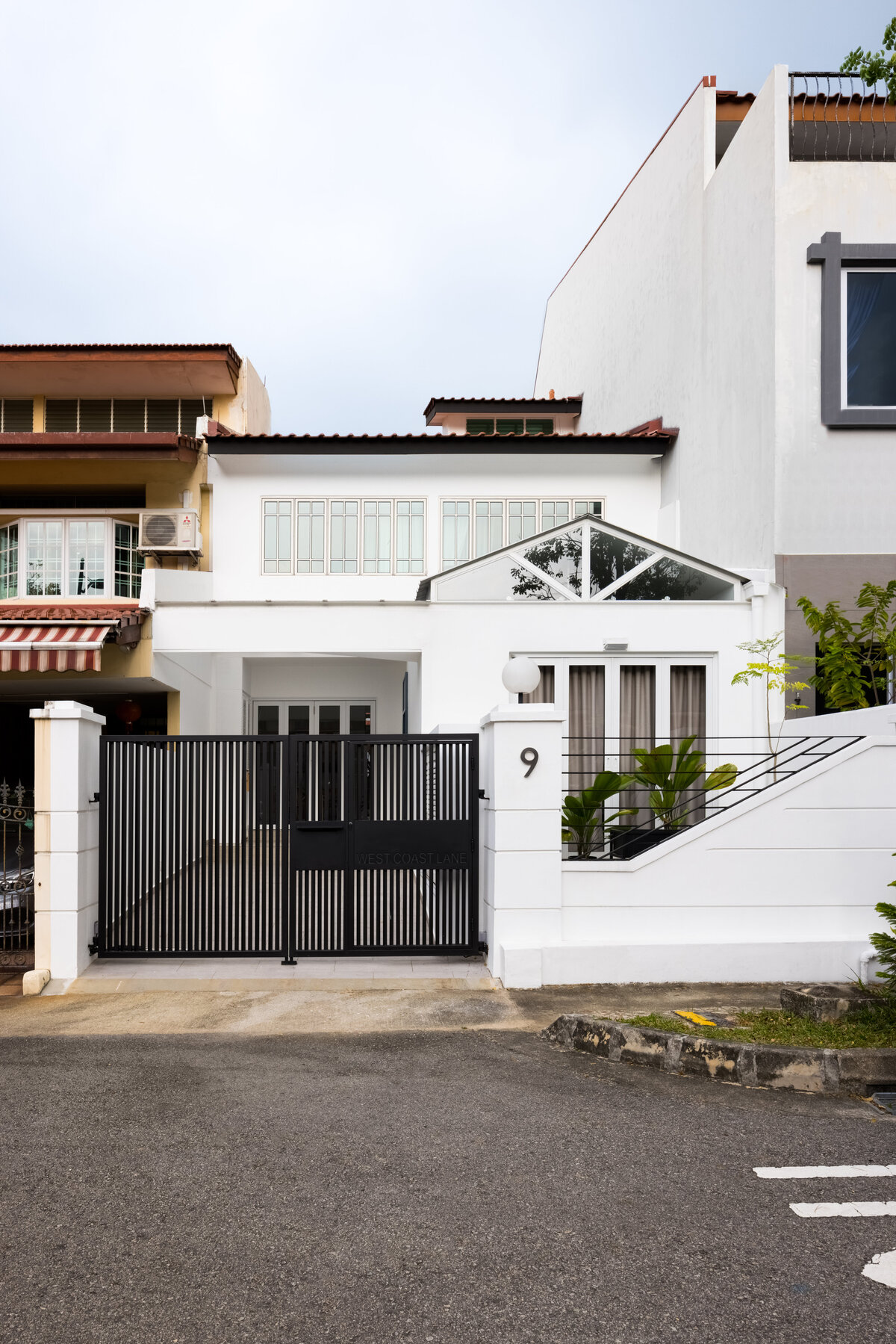 external front view of inter terrace house