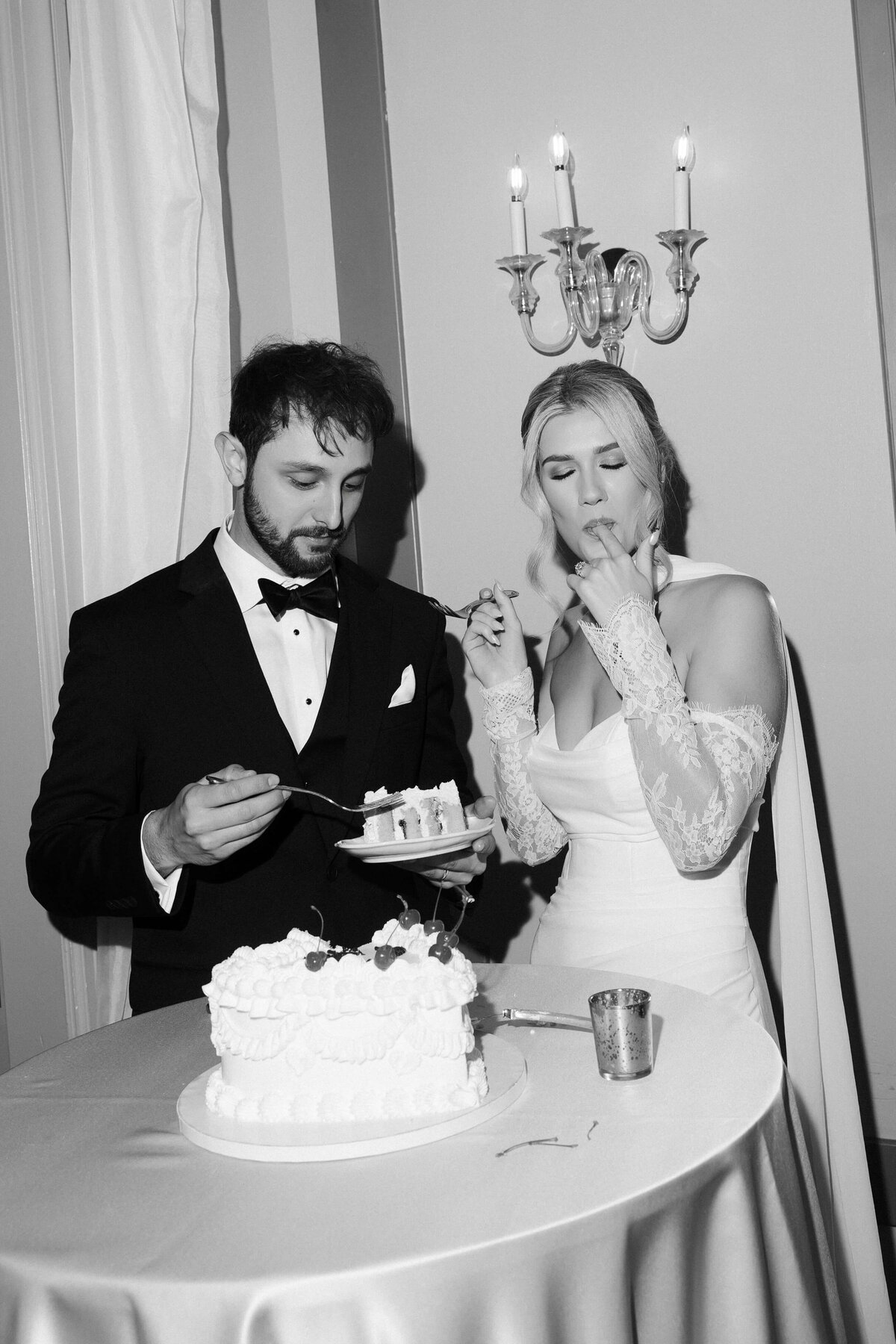 98_riskyexposure_maddie-noah_las-vegas-elopement-photography