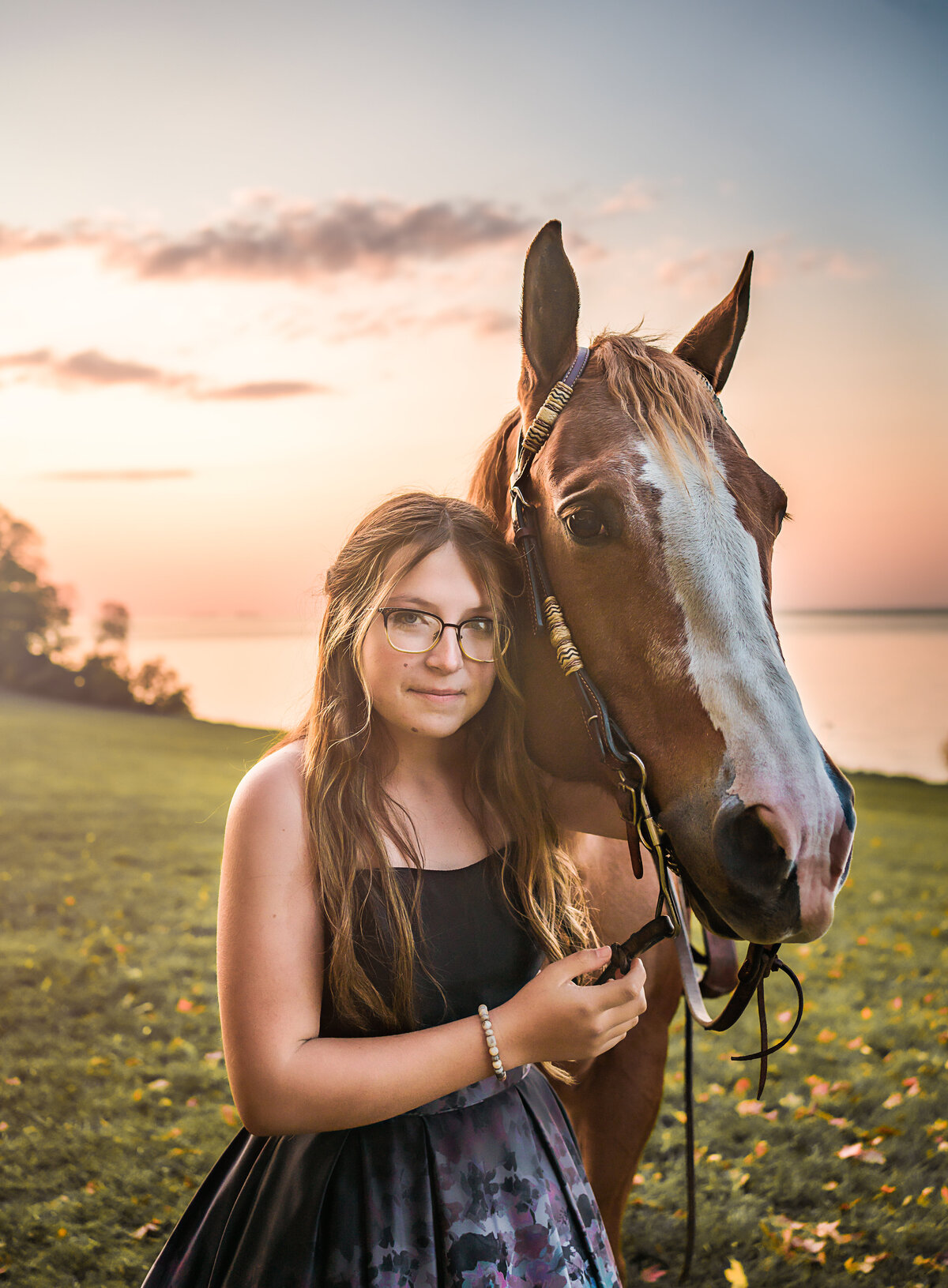 Lewiston, NY Maternity, Newborn, Senior,  Family and wedding photographer. Offering outdoor, lifestyle and in studio portraits. Serving the Lewiston NY, Buffalo NY and WNY area