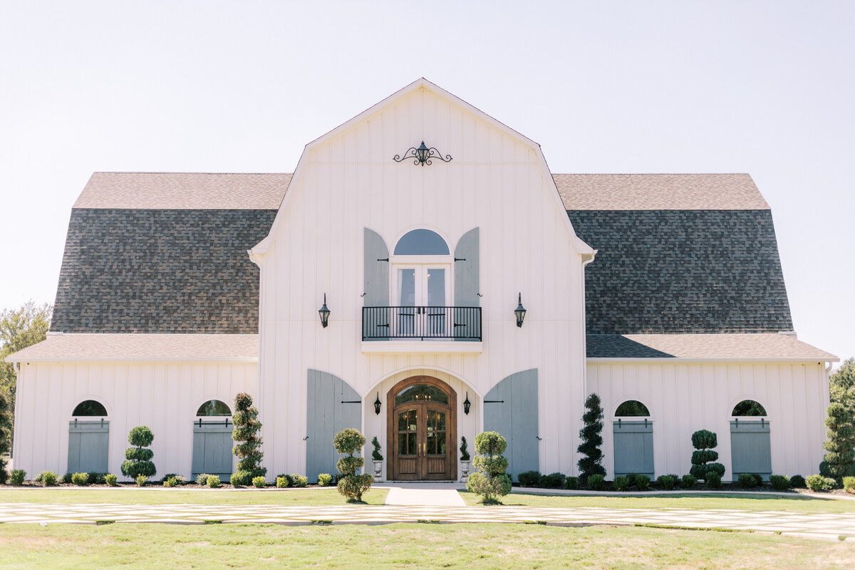 best-dallas-wedding-photographer-the-french-farmhouse-venue-1
