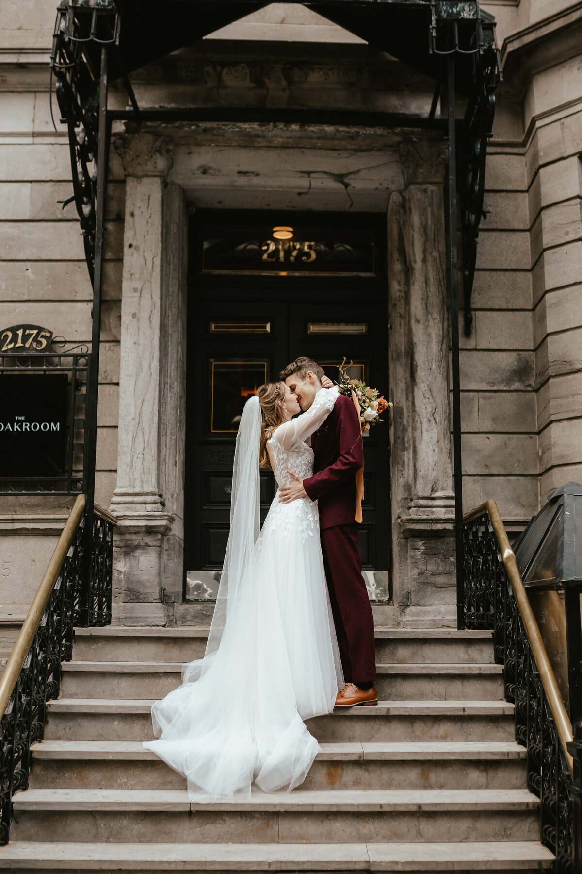 holly-honour-photography-intimate-wedding-downtown-montreal-quebec-192