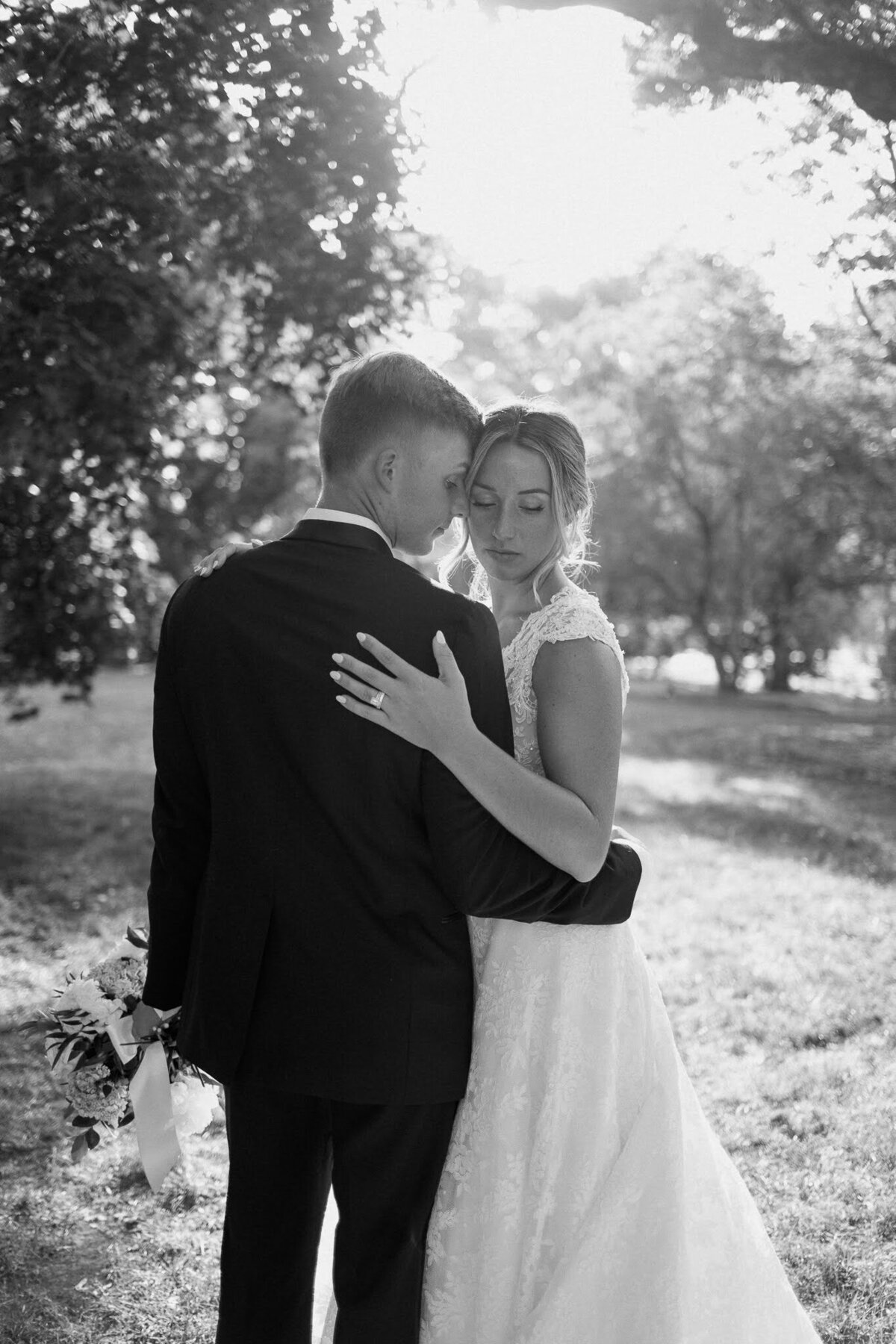 Nichole-Babiez-Photography-Dunham-woods-Geneva-Illinois-Wedding-luxury-editorial-timeless-modern-candid-bride-inspiration-chicago-photographer--100