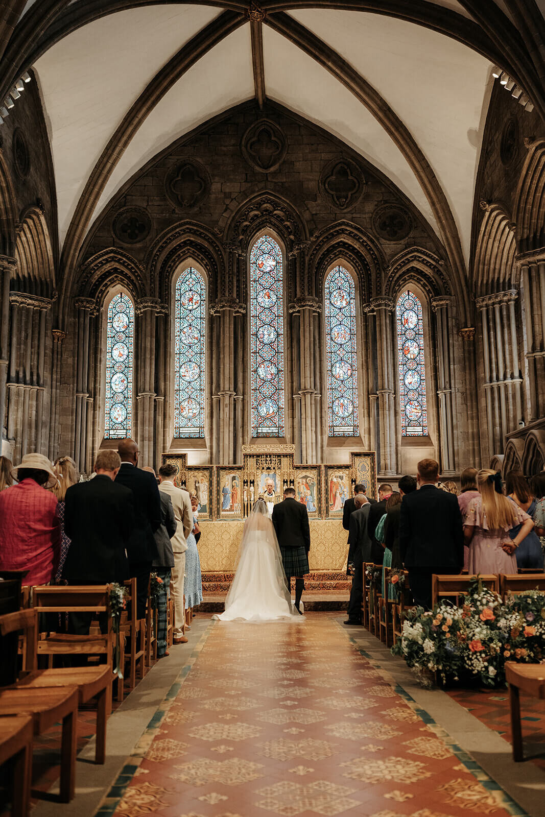 Issy-and-Bella-Floral-Design-Wedding-Florist-Herefordshire-Dewsall-Court-S-J19