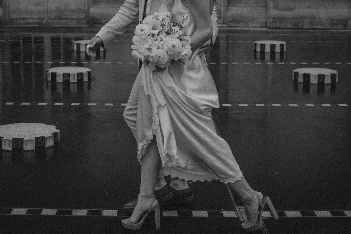 Hochwertig-heiraten-in-Paris-in-hochzeitskleid-Alarobe-von-LeafandLace-Bridal-fotografiert-durch-Japeg-Photo-und-Film-25