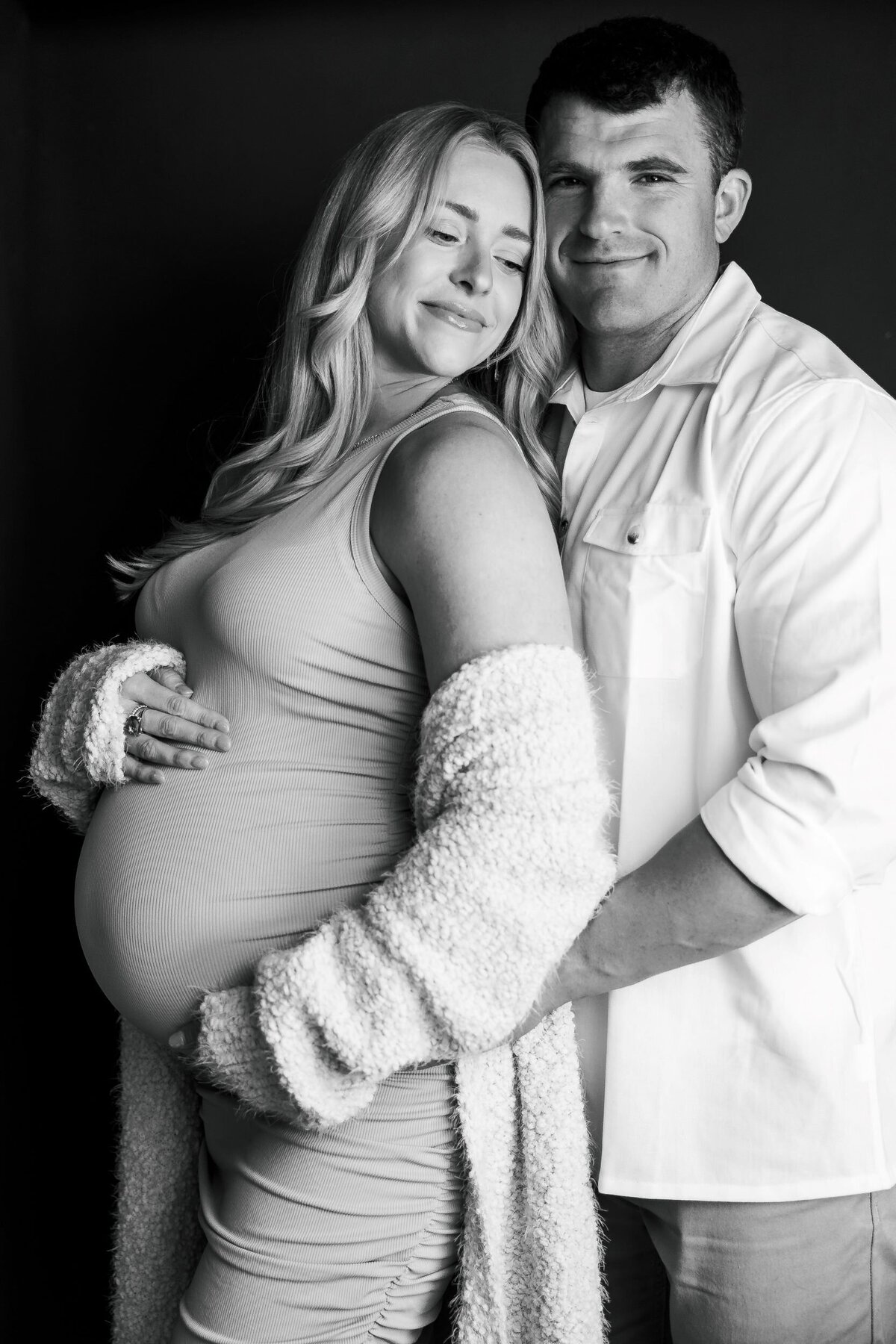 maternity photographers near me, studio photographer, maternity photoshoot, family portraits near me, family portraits, family photos, family photography, family photography near me, family photos near me, sacramento family photographer, portrait photographer sacramento