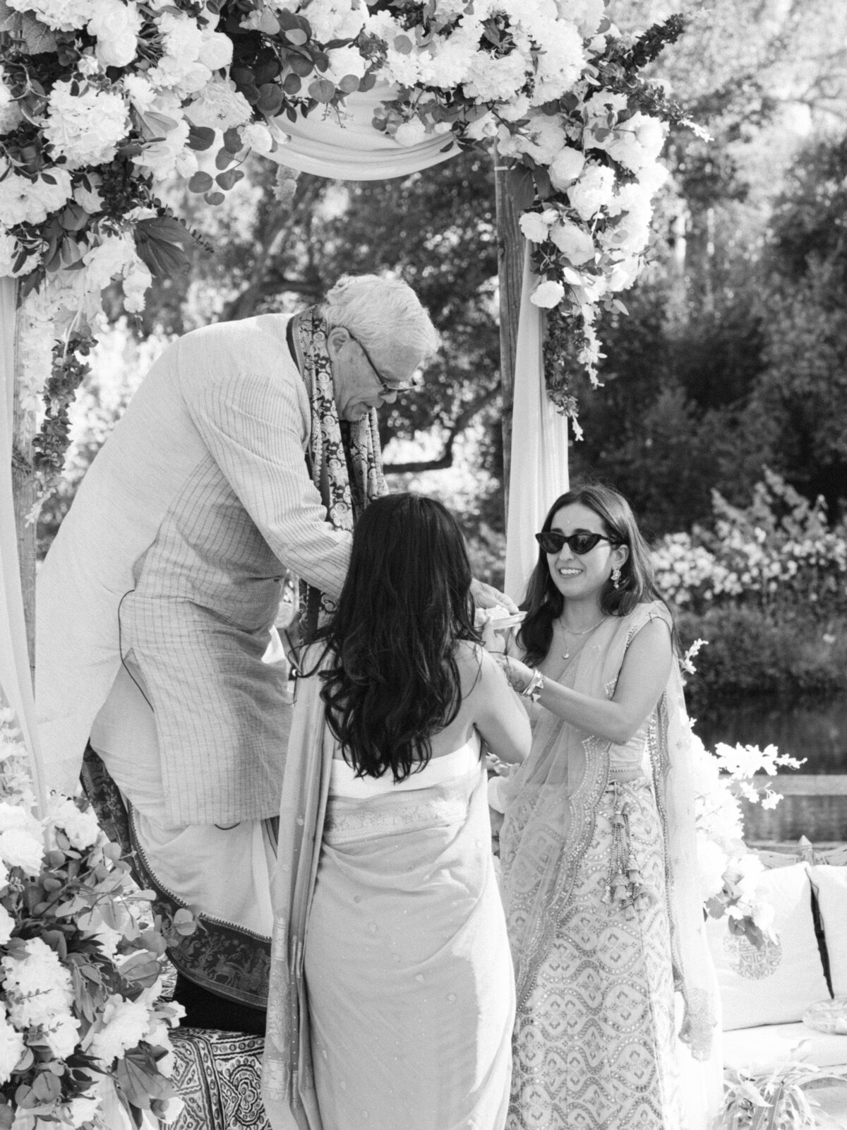 A breathtaking Destination Wedding , where Junmi and Chris exchanged vows against the backdrop of the Vineyard Captured with a timeless, editorial eye by Michael Asmussen, an internationally recognized destination wedding photographer specializing in luxury celebrations. Explore more of Michael’s work in Palm Springs, Los Angeles, Japan, Las Vegas, Seoul and beyond.