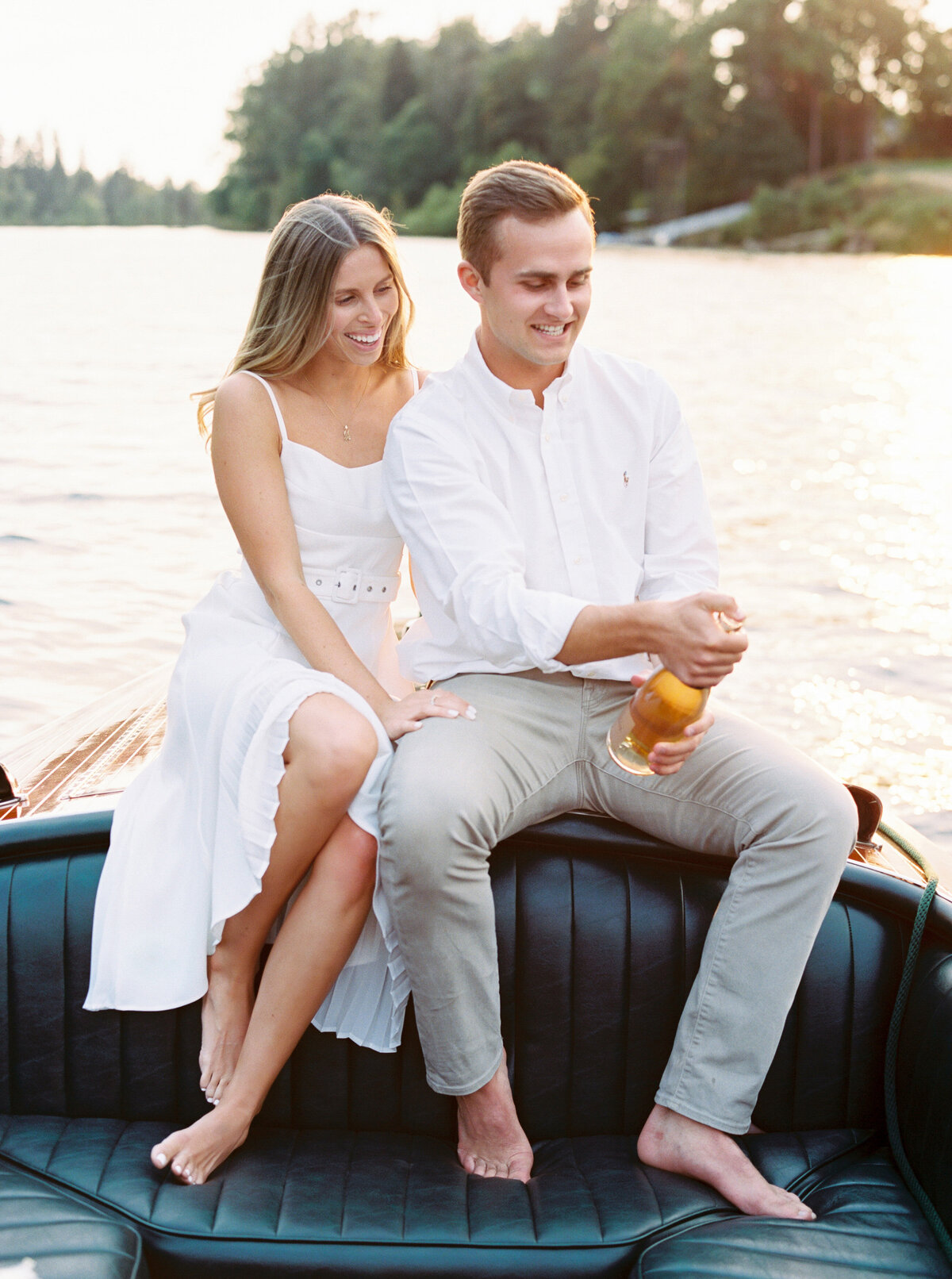 boat-engagement-session-photos-insipiration-by-the-tenneys-portland-oregon-photography-04