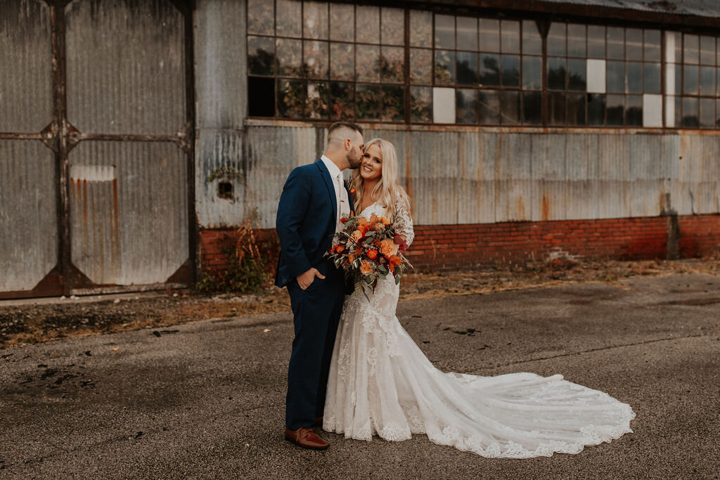 StLouis-Wedding-Photographer-JoyLynnPhotography-Kelsey+Matt-Portraits180
