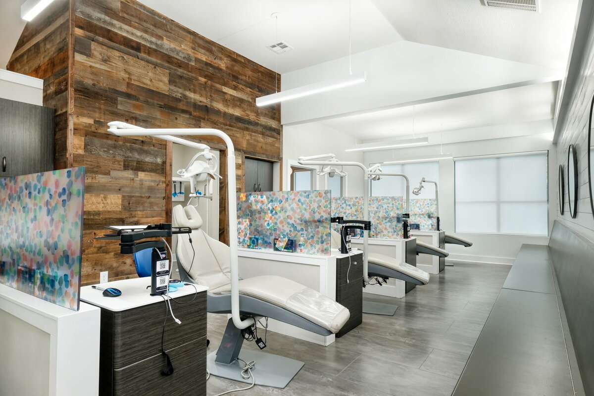 Orthodontic office-farmhouse-open bay-white-remodel-enviromed design (13)