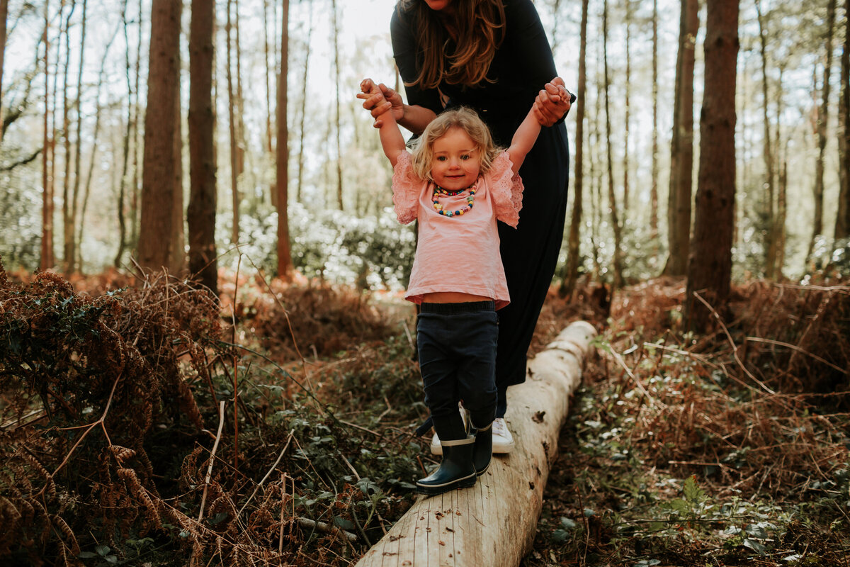 SUMMER_FAMILY_PHOTOGRAPHER_SURREY_OUTDOORS_WOODLAND_0021