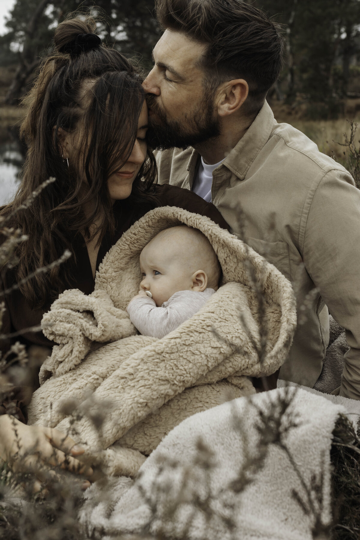 gezinsfotograaf roermond, gezinsfotograaf leudal, gezinsfotograaf haelen, gezinsfotografie limburg, gezinsfotograaf limburg, gezinsshoot leudal, gezinsshoot roermond, gezinsshoot haelen, gezinsfotograaf limburg, gezinsfotograaf brabant, spontane gezinsfoto's, spontane foto's met kinderen, spontane fotografie, gezinsfotograaf
