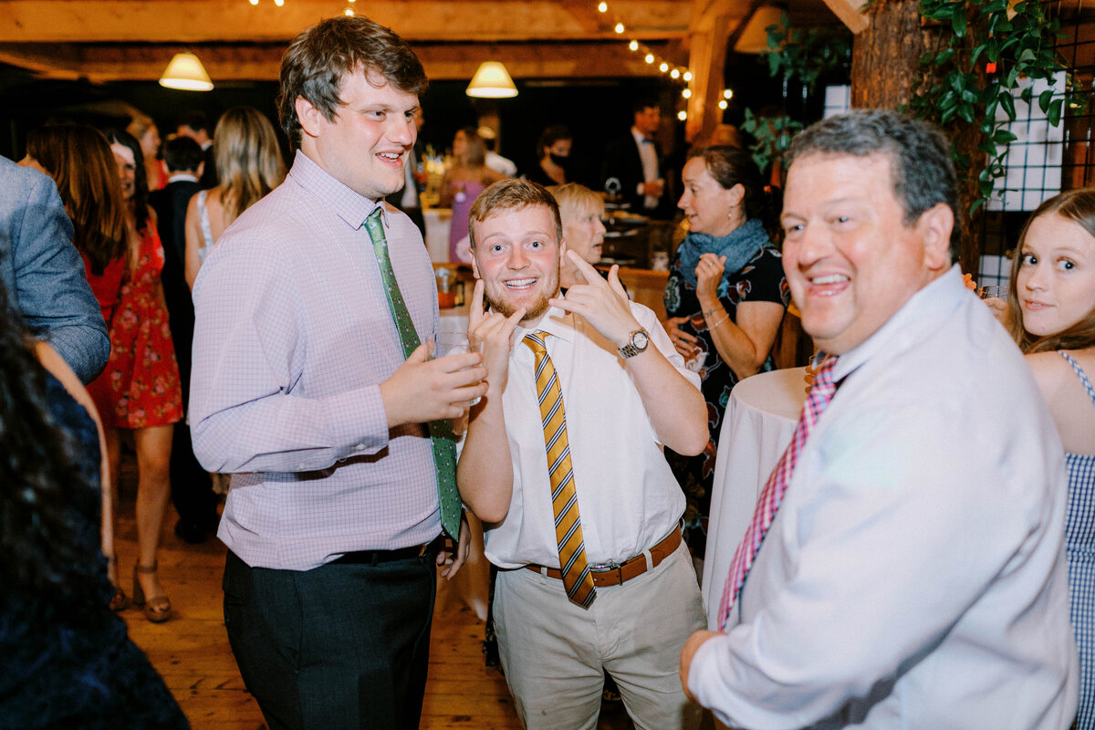 Vermont-Luxury-Wedding-Photographer-Reception-Party_325