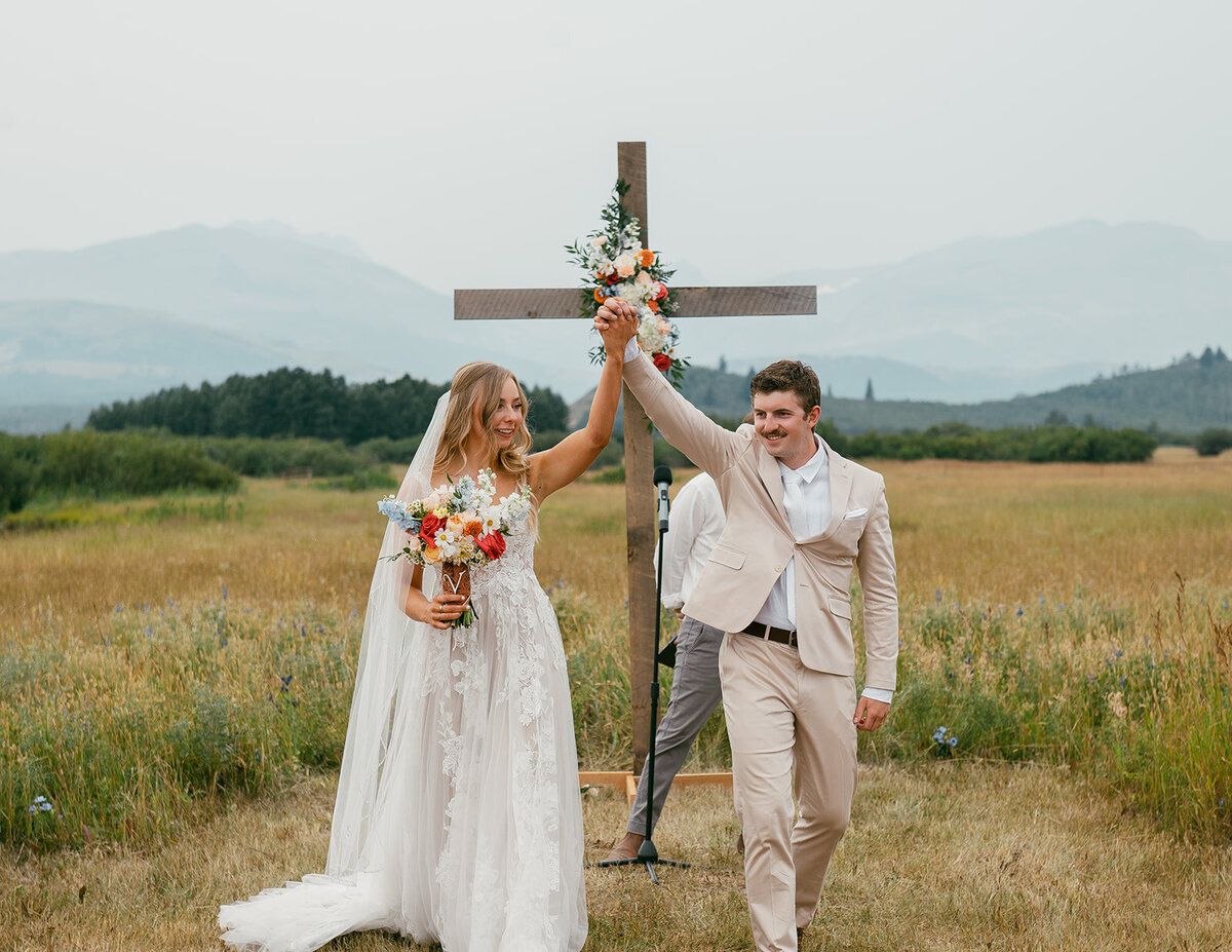 presley-gray-photo-Montana-ranch-elopement-5145