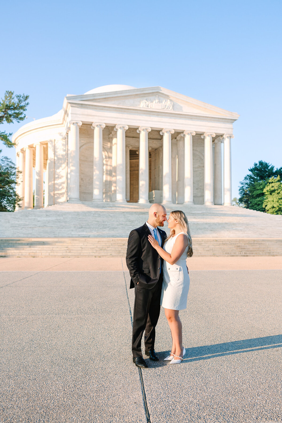 Jefferson-Memorial-Sunrise-Engagement-Photos-9