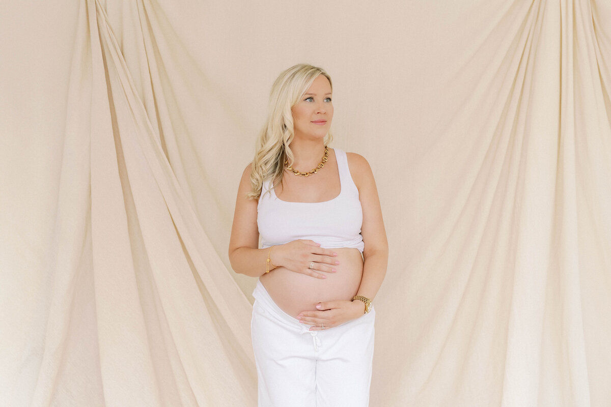 CoCo Jones Photography_Oxfordshire Family Photographer_Emily Maternity-81
