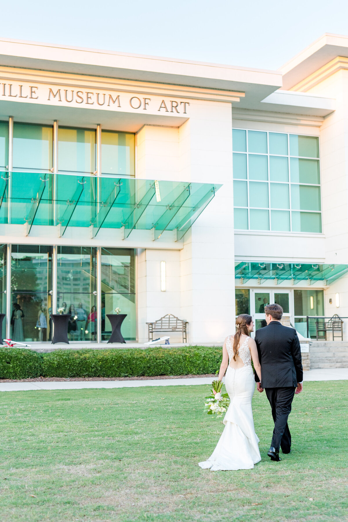 Huntsville Museum of Art Wedding - Lauren Elliott Photography - Janie & Brandon-1594