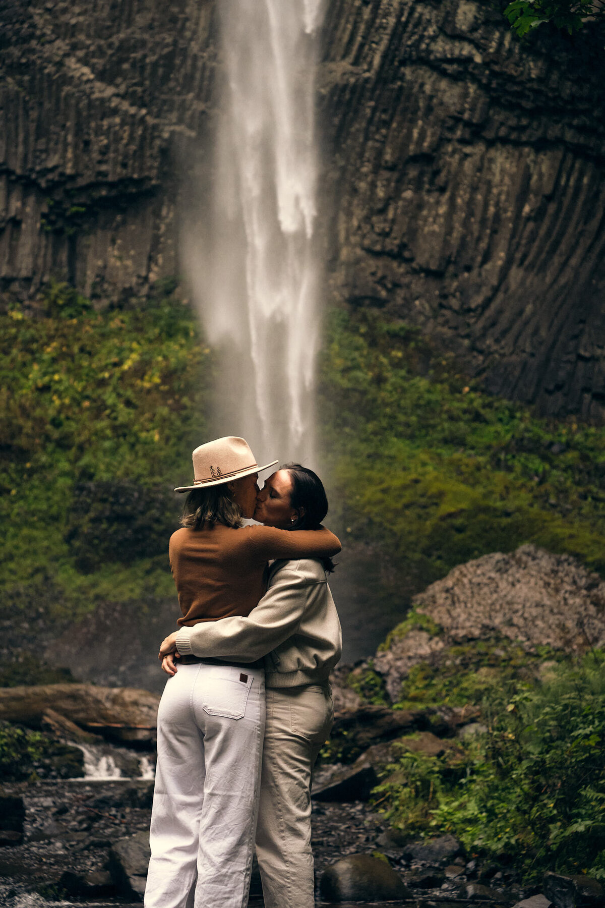 Washington_Waterfall_Queer_Couple_Photoshoot-15