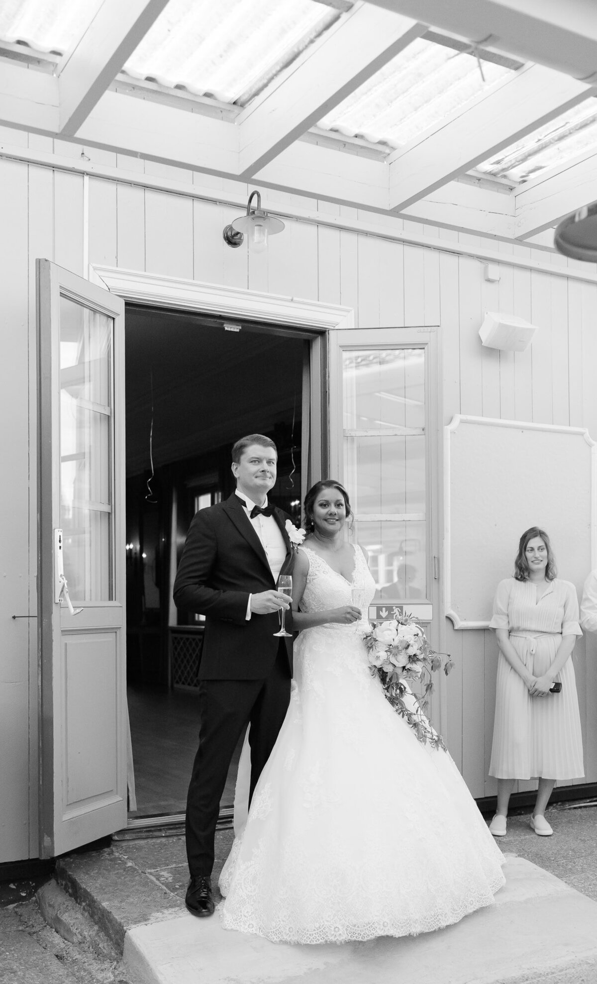 Destination Wedding Photographer Anna Lundgren in Stockholm Wedding at Stallmastaregarden Stockholm Sweden_098