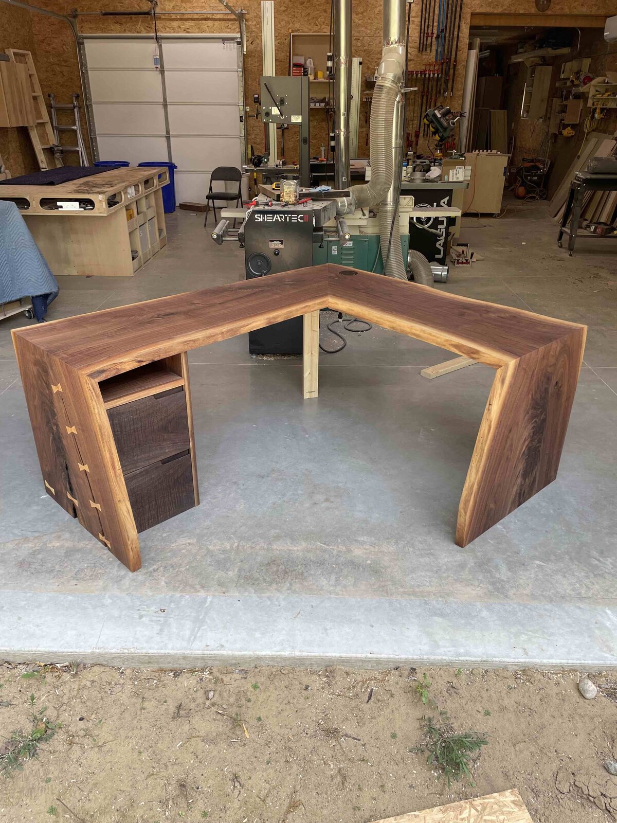 Live-Edge-Desk-Bearded-Moose-Woodworking