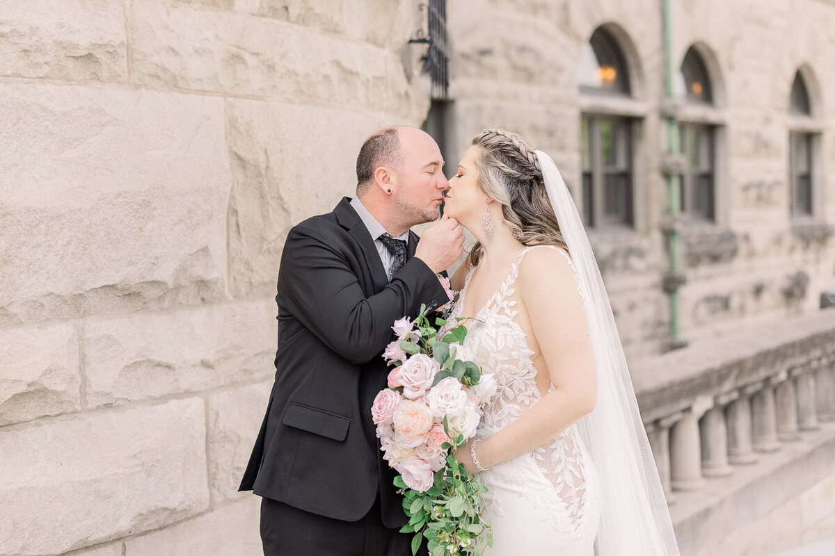 wedding-2nd-shooter-hand-chin-13488