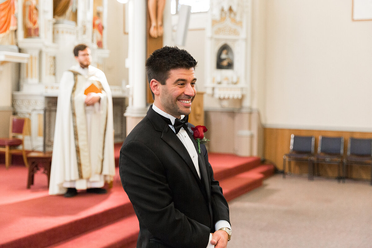 09-st-marys-catholic-church-grand-rapids-michigan-winter-wedding