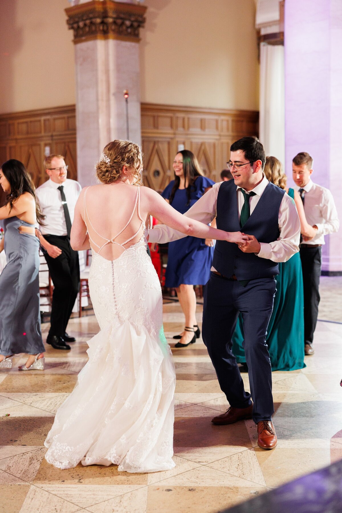 59-grand-rapids-city-flats-hotel-wedding