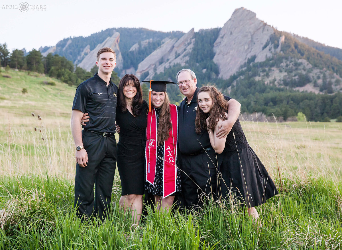 Chatuauqua Park Family Photos for a University of Colorado  Graduation